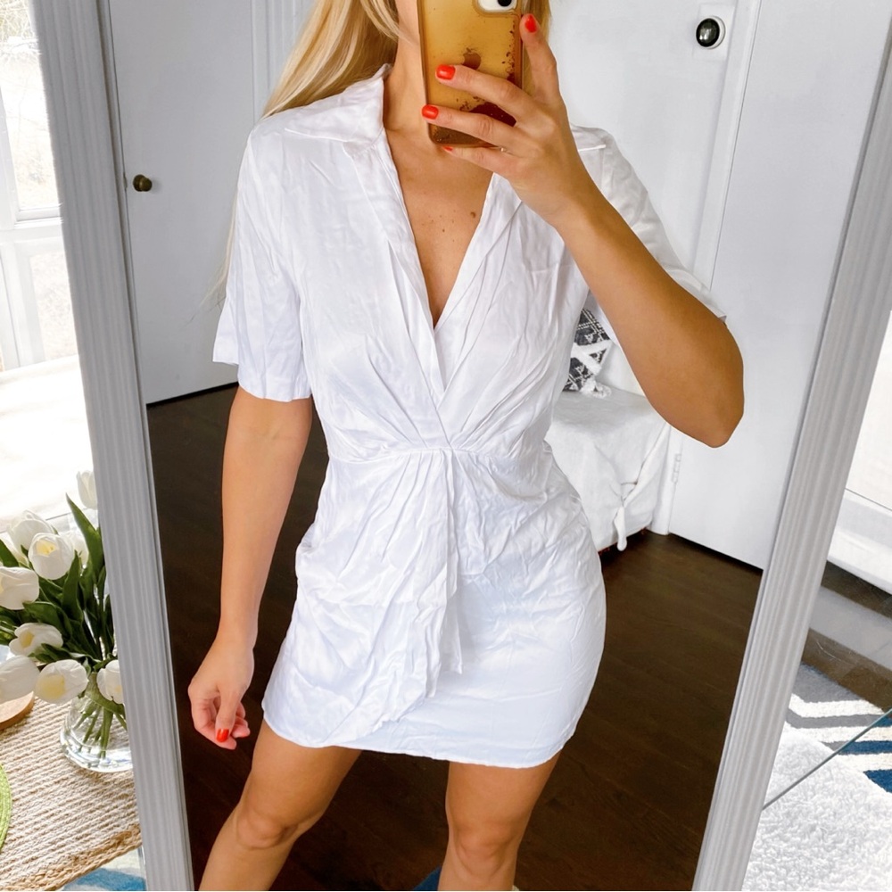 🤍 ZARA WHITE SATIN SHORT SLEEVE FLAP MINI DRESS!